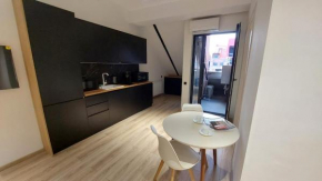 Brand new 1BR Top Moedani